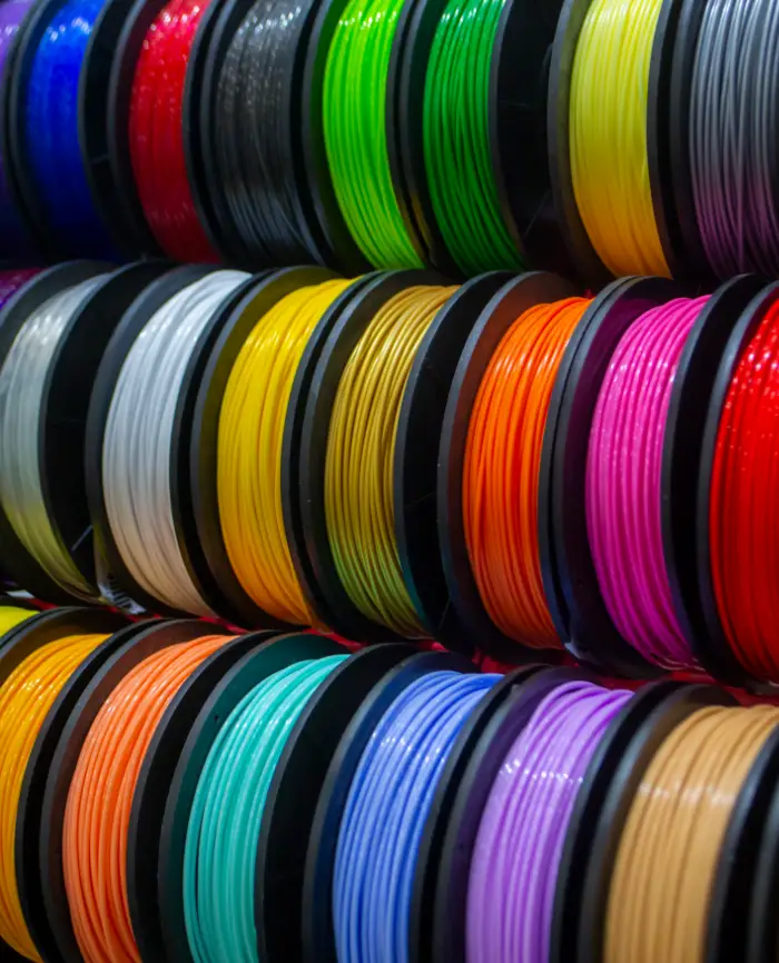 Barevné filamenty pro 3D tisk na zakázku – široká škála materiálů Printix3D